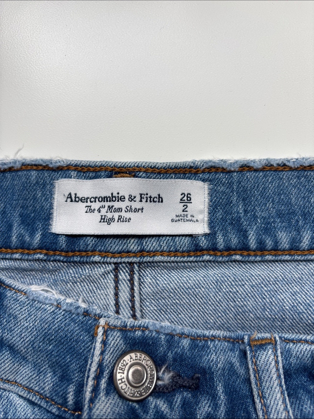 Abercrombie & Fitch The ‘4” Mom Short’ High Rise Denim Shorts | Size 2 - Picture 3 of 4